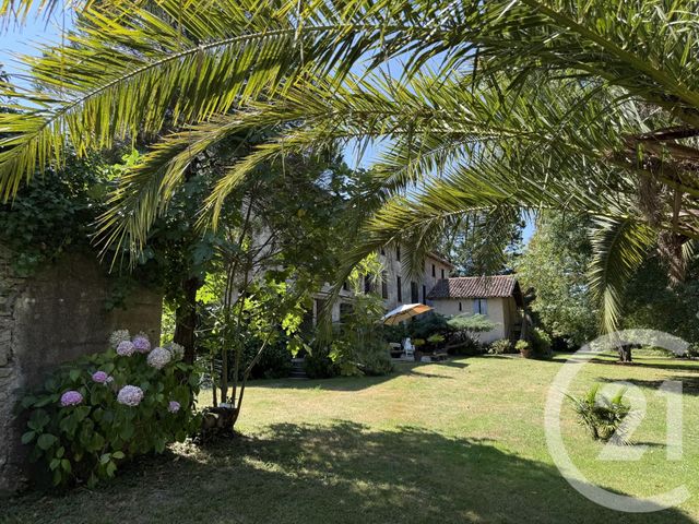 Afficher la photo en grand Maison à vendre - 20 pièces - 660 m2 - Urt - 64 - AQUITAINE