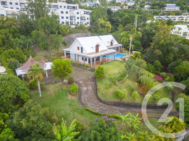 Maison à vendre - 15 pièces - 478,41 m2 - St Denis - 974 - REUNION