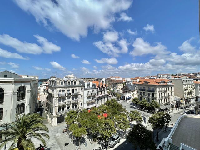 Afficher la photo en grand Appartement F3 à vendre - 3 pièces - 98,21 m2 - Biarritz - 64 - AQUITAINE