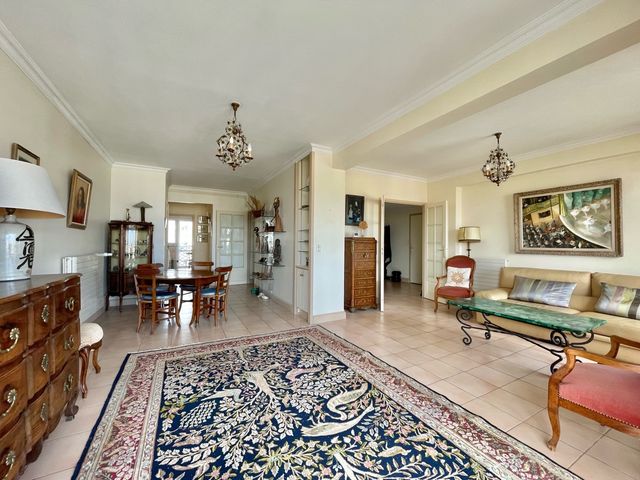 Afficher la photo en grand Appartement F3 à vendre - 3 pièces - 98,21 m2 - Biarritz - 64 - AQUITAINE