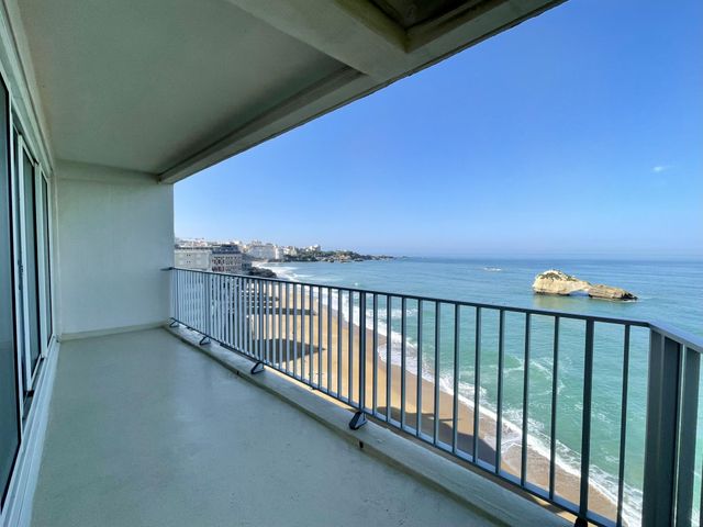 Afficher la photo en grand Appartement F4 à vendre - 4 pièces - 109,01 m2 - Biarritz - 64 - AQUITAINE