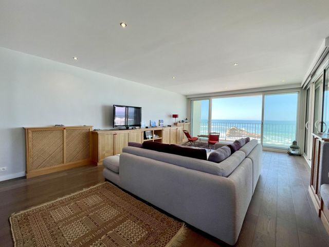 Afficher la photo en grand Appartement F4 à vendre - 4 pièces - 109,01 m2 - Biarritz - 64 - AQUITAINE