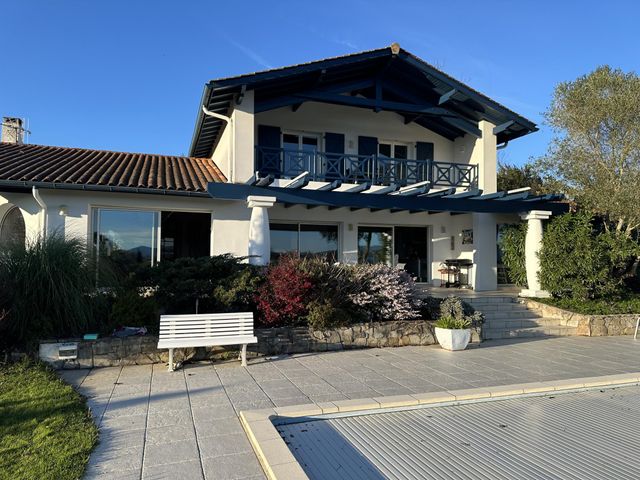 Maison à vendre - 6 pièces - 234 m2 - Arbonne - 64 - AQUITAINE