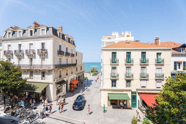 Afficher la photo en grand Appartement T6 à vendre - 6 pièces - 183,22 m2 - Biarritz - 64 - AQUITAINE