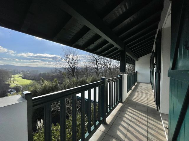 Maison à vendre - 8 pièces - 223,89 m2 - Bassussarry - 64 - AQUITAINE