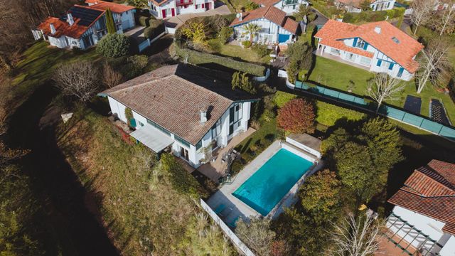 Maison &agrave; vendre - 8 pi&egrave;ces - 223,89 m2 - Bassussarry - 64 - AQUITAINE