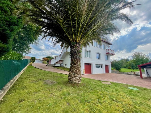 Maison à vendre - 6 pièces - 200 m2 - Arcangues - 64 - AQUITAINE