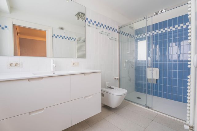 Afficher la photo en grand Appartement T4 à vendre - 4 pièces - 126,13 m2 - Biarritz - 64 - AQUITAINE