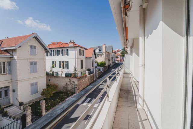 Afficher la photo en grand Appartement T4 à vendre - 4 pièces - 126,13 m2 - Biarritz - 64 - AQUITAINE