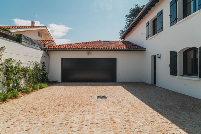 Afficher la photo en grand Maison à vendre - 6 pièces - 231,31 m2 - Biarritz - 64 - AQUITAINE