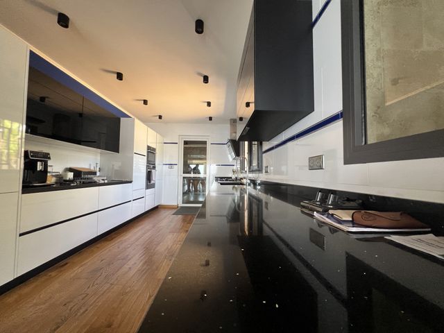 Maison &agrave; vendre - 7 pi&egrave;ces - 351,20 m2 - St Denis - 974 - REUNION