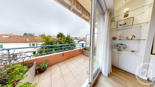 Afficher la photo en grand Appartement F4 à vendre - 4 pièces - 93,37 m2 - Biarritz - 64 - AQUITAINE