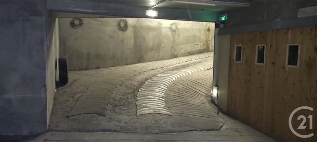 Afficher la photo en grand Parking à louer - 15 m2 - Biarritz - 64 - AQUITAINE