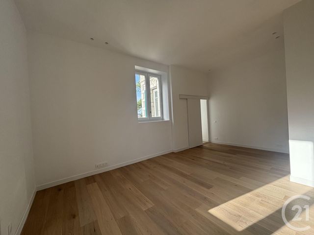 Afficher la photo en grand Appartement F1 à vendre - 1 pièce - 32 m2 - Biarritz - 64 - AQUITAINE