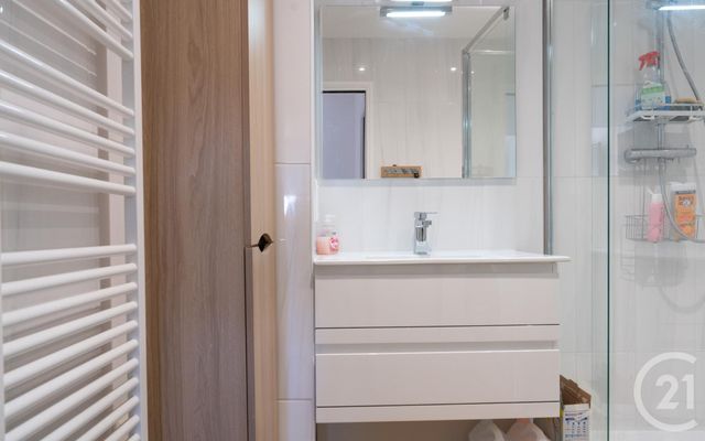 Afficher la photo en grand Appartement F2 à vendre - 2 pièces - 42 m2 - 64 - AQUITAINE