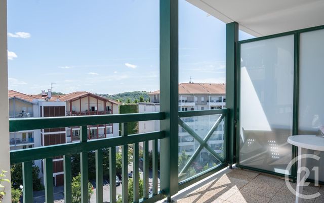 Afficher la photo en grand Appartement F2 à vendre - 2 pièces - 42 m2 - 64 - AQUITAINE