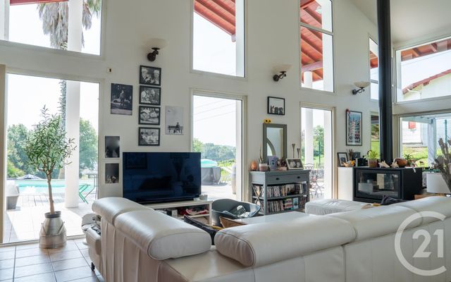 Afficher la photo en grand Maison à vendre - 5 pièces - 170 m2 - Villefranque - 64 - AQUITAINE