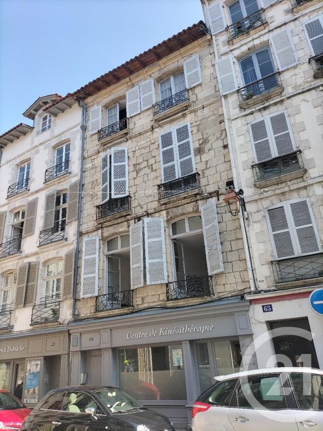Appartement T3 à louer - 3 pièces - 63 m2 - Bayonne - 64 - AQUITAINE