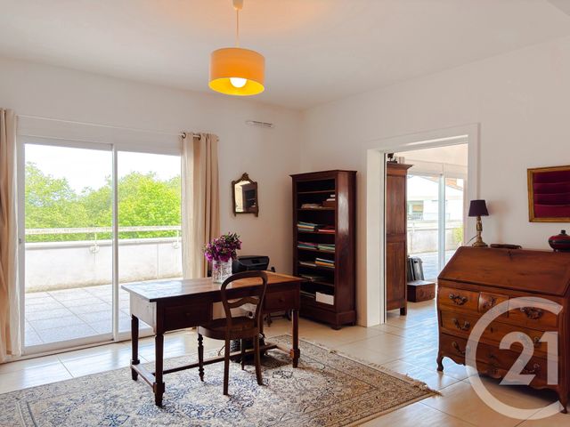 Afficher la photo en grand Appartement T4 à vendre - 4 pièces - 155 m2 - Bayonne - 64 - AQUITAINE