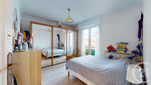 Afficher la photo en grand Appartement T5 à vendre - 5 pièces - 132,29 m2 - Bayonne - 64 - AQUITAINE